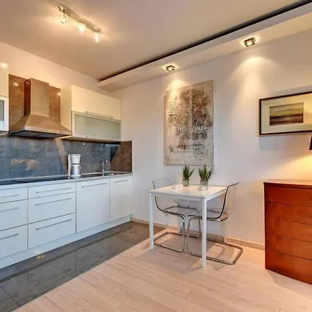 Golden Apartments&sz7-5 *